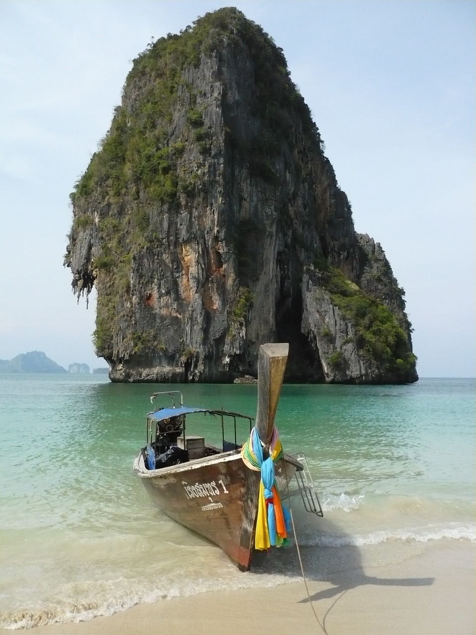 beach, cliff, boat-177667.jpg